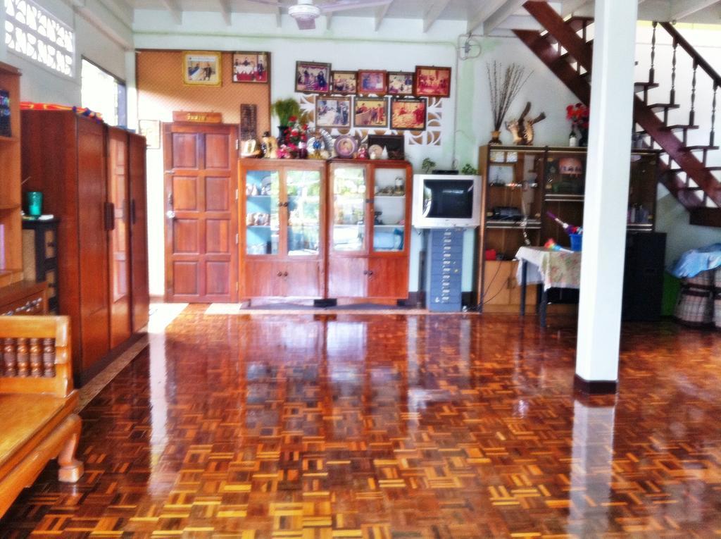 Nr Homestay Ампхава Номер фото