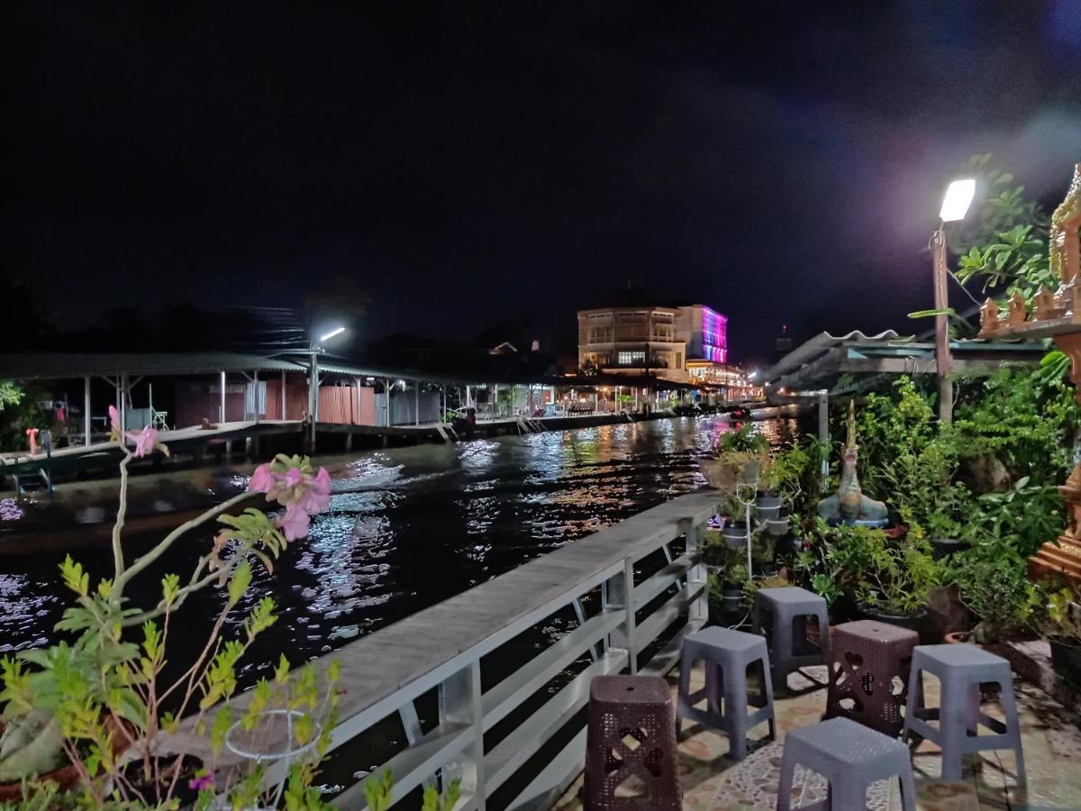 Nr Homestay Ампхава Экстерьер фото